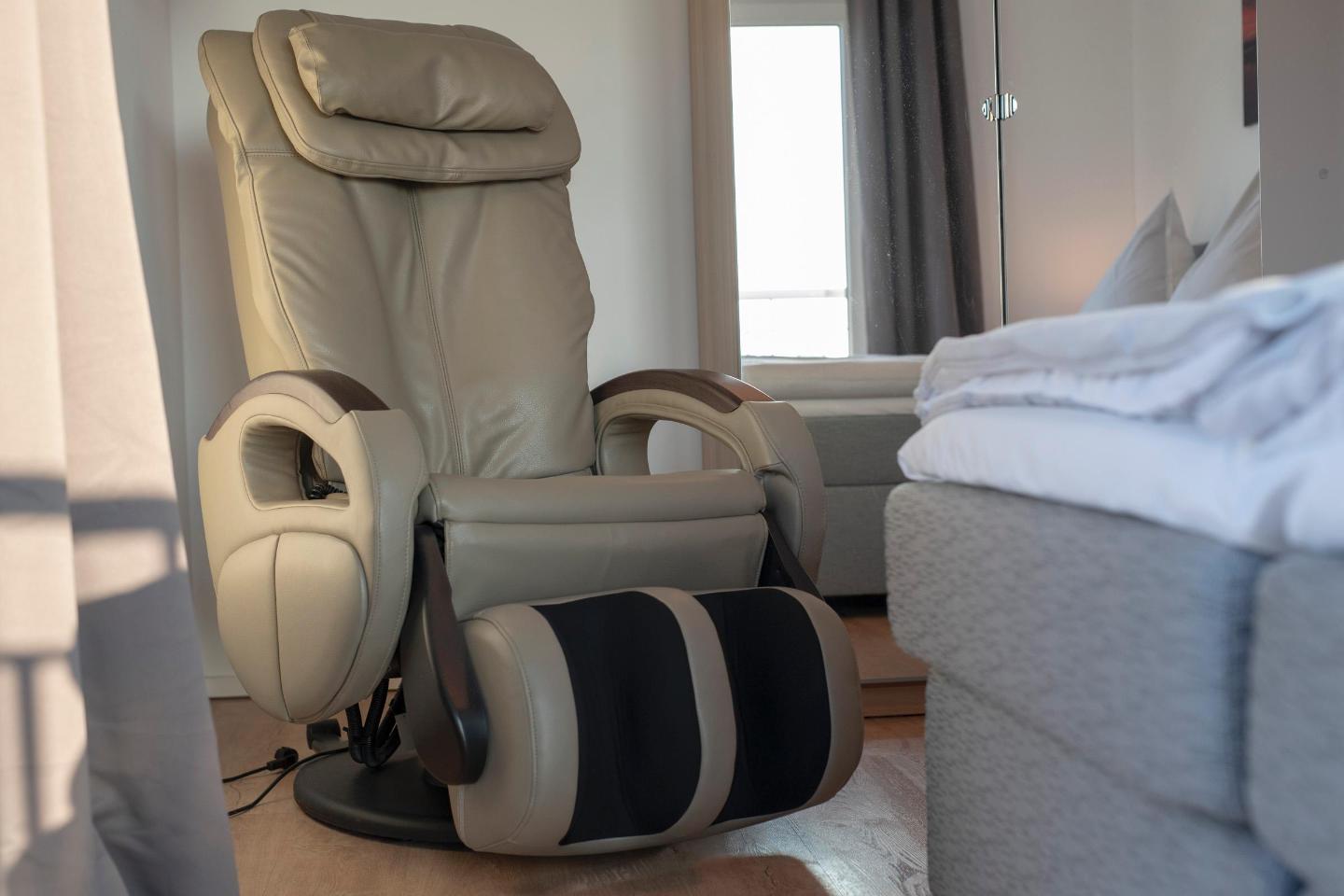 Schlafzimmer1 Massagesessel